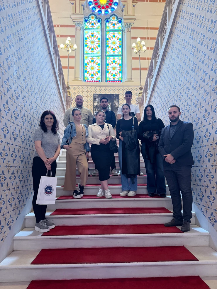 f0e37c_629efa106e9a4d768166b44e31a74922~mv2