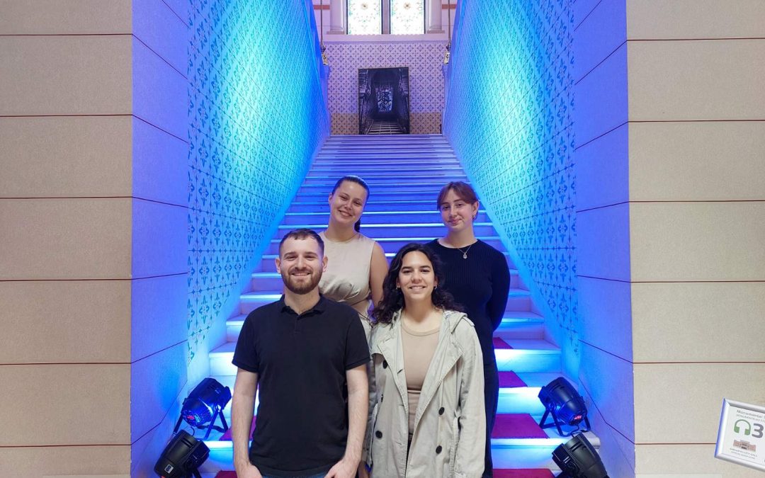 Grupa mladih istraživača iz Nizozemske, Sidneja, SAD su posjetili Informativni centar Sarajevo koji je smješten u sarajevskoj Vijećnici