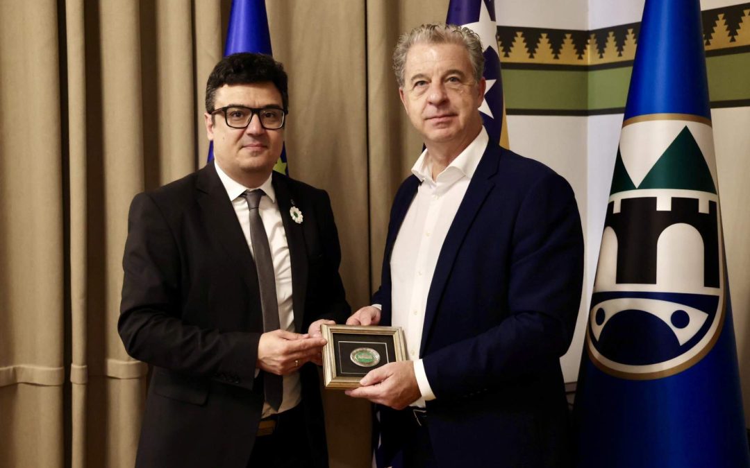 Susret u Vijećnici: Puharić i Bramertz razgovarali o značaju obrazovanja i radu Informativnog centra o MKSJ Sarajevo