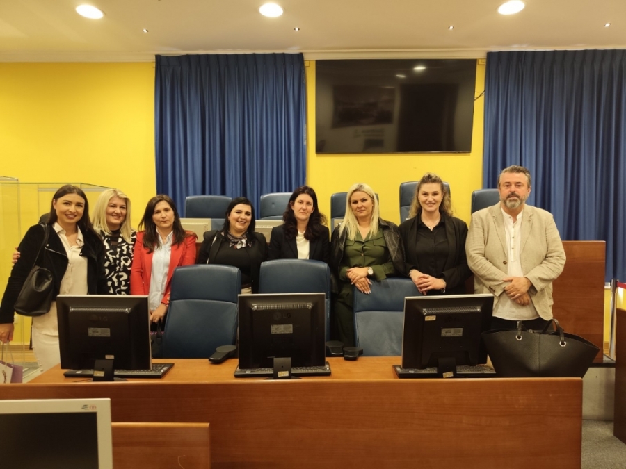 Kroz stručnu praksu i edukaciju studenti Pravnog fakulteta Univerziteta u Travniku posjetili Informativni centar o MKSJ u Sarajevu
